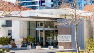 Peppers Gallery Hotel - Tourism Guide